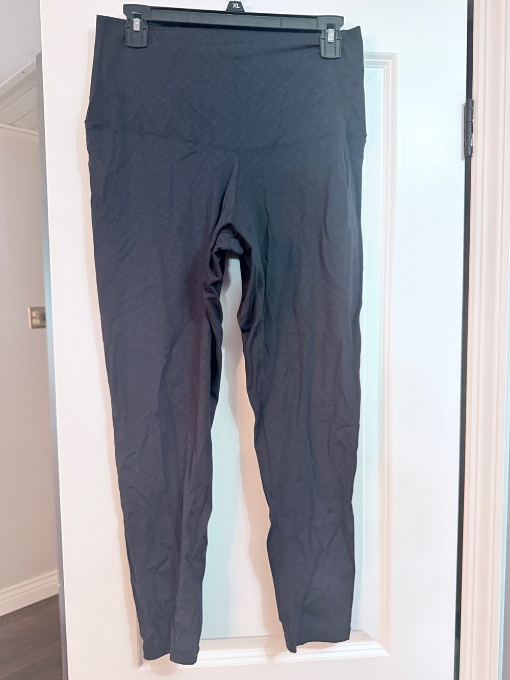 SHEFIT Woven Jacquard Compression Leggings Black 2Luxe (2x)